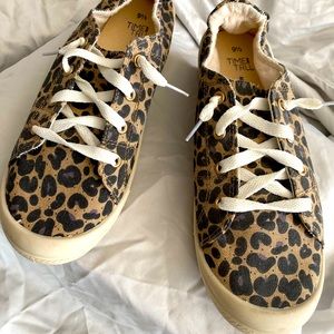 Cheetah Sneakers Women’s 9.5